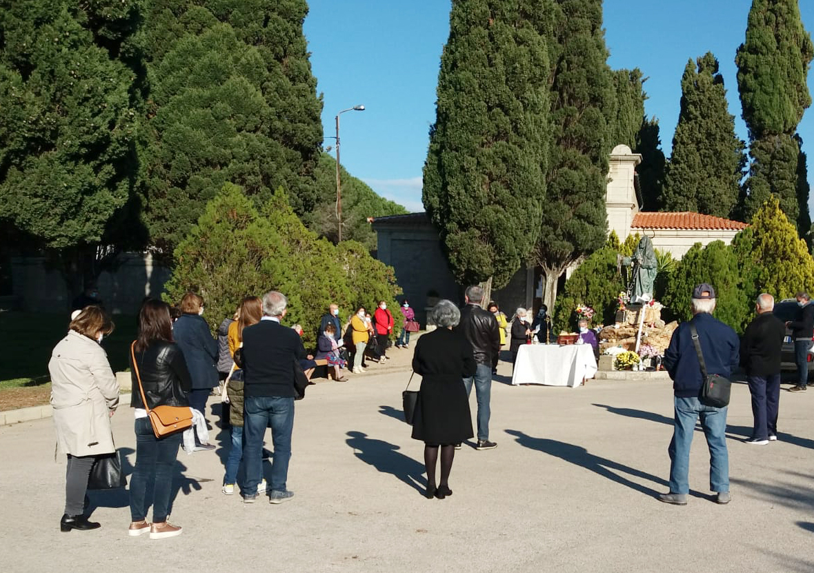 Cimitero di Monti