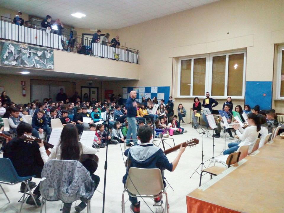 indirizzo musicale dell'IC di Ozieri: i ragazzi durante una saggio