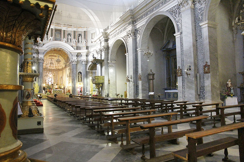 Interno chiesa Santa Maria in Bethlem