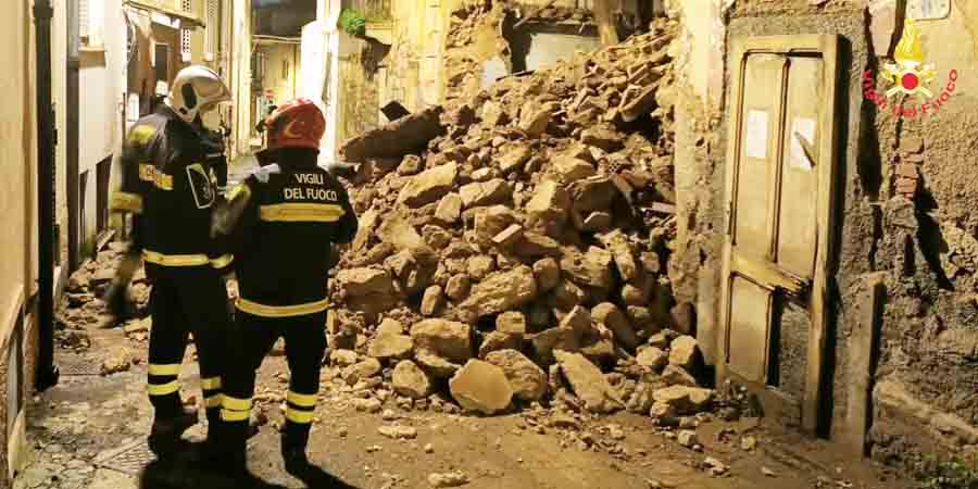 edificio abbandonato in via Farina a Nuoro