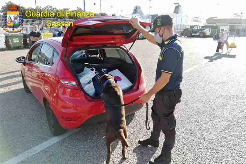 Olbia, ovuli di eroina nello stomaco: arrestato 23enne nigeriano