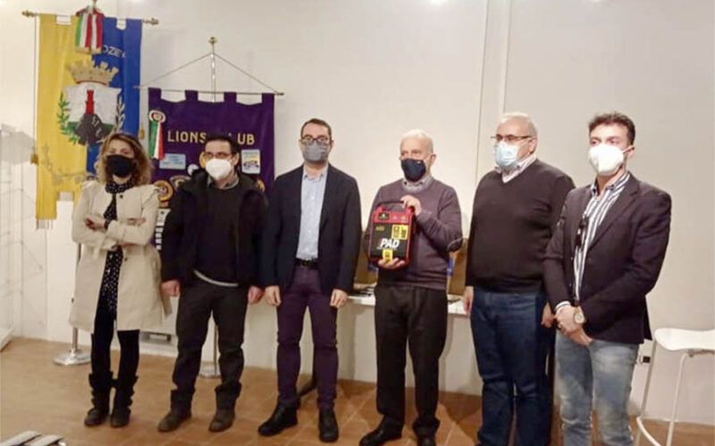 Lions Club Ozieri consegna defibrillatori scuole