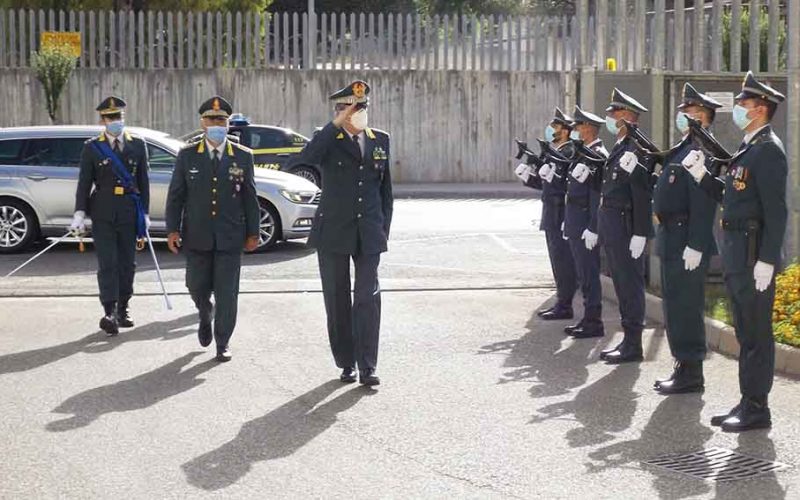 Il generale Andrea De Gennaro visita il Comando della Guardia di Finanza di Sassari