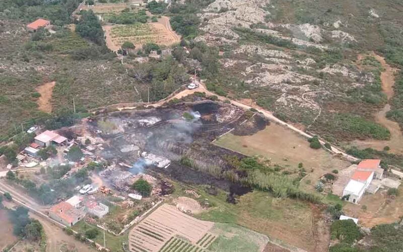 Incendio canneto a Carloforte