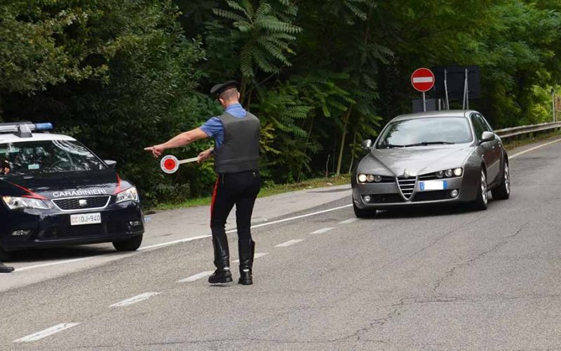 Carabinieri posto di blocco