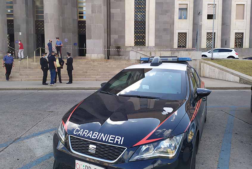 Palazzo di giustizia Cagliari Carabinieri