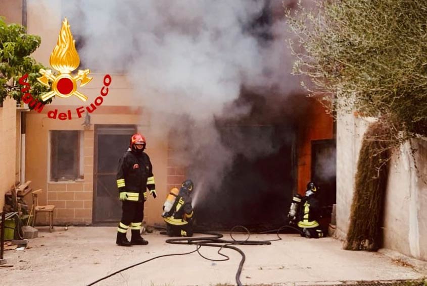 Incendio automobile sassari Ottava