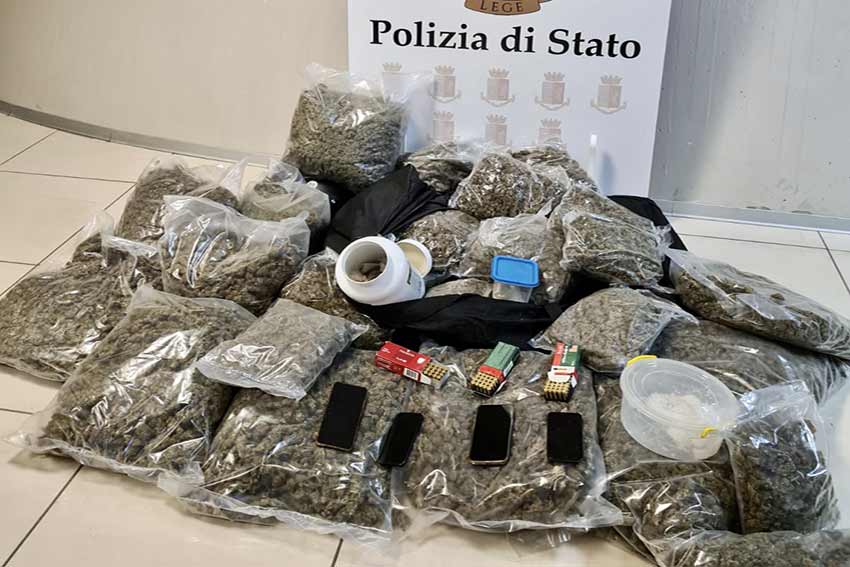 Droga e cartucce sequestrate a Sassari