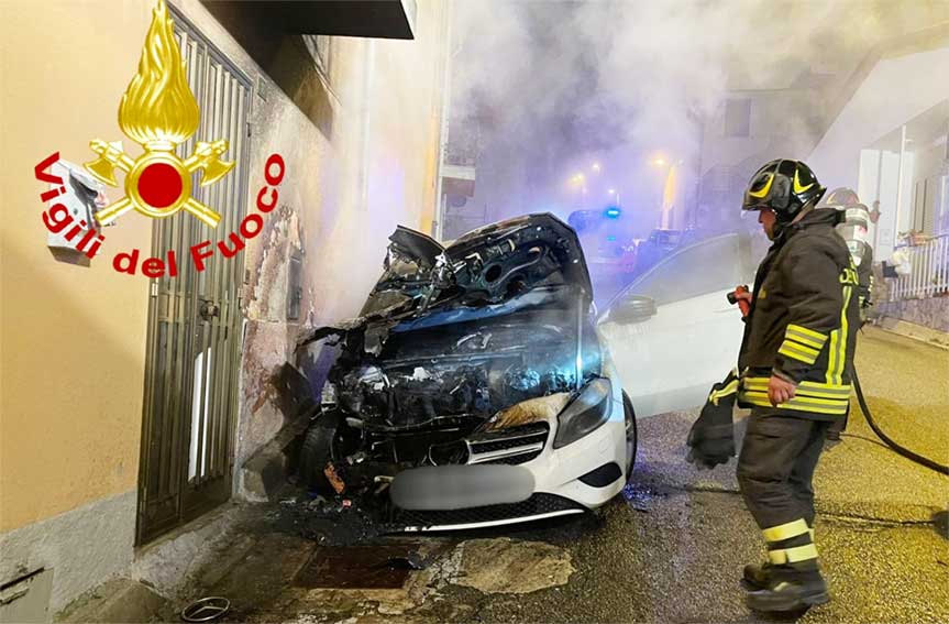 Incendio auto Bono 2