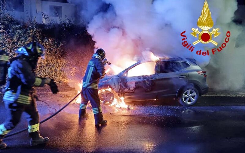 Incendio auto Sassari