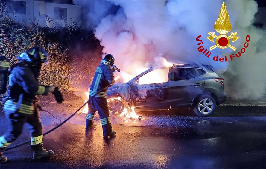 Incendio auto Sassari