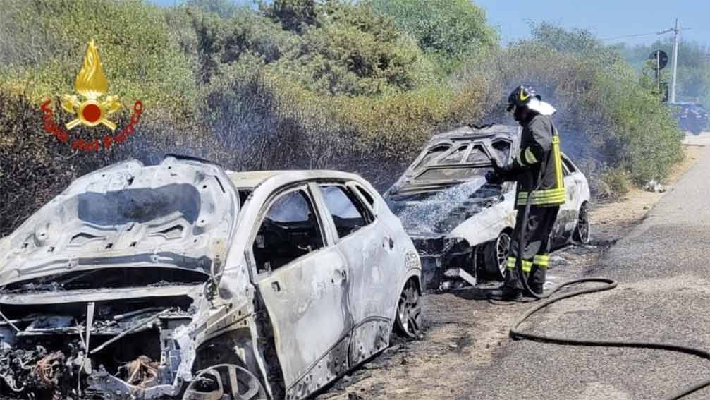 Incendio auto Trinita Agultu e Vignola