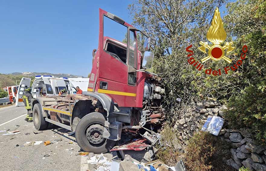 incidente Olbia ss125 camper camion