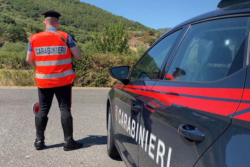 Carabinieri posto di blocco