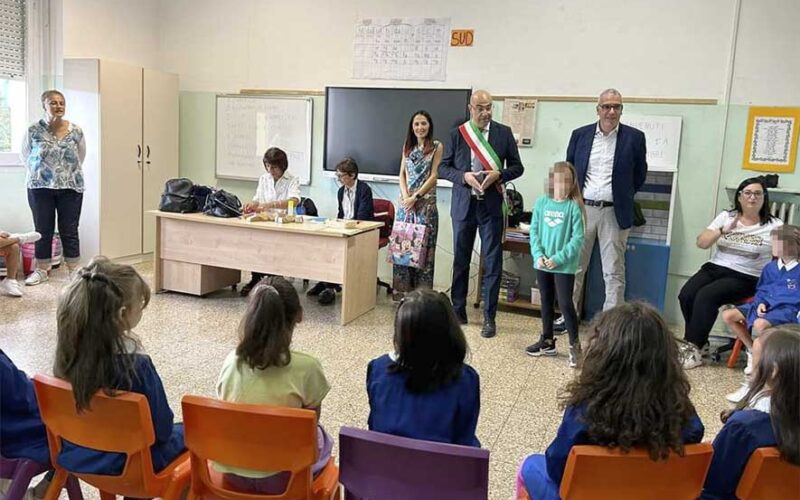 Scuola saluto del sindaco Ozieri studenti