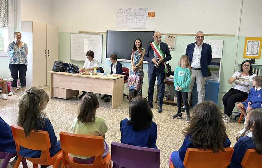 Scuola saluto del sindaco Ozieri studenti