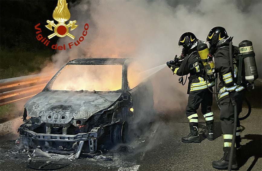 Incendio auto Oschiri