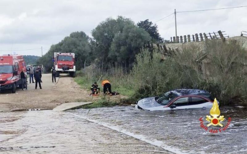 Auto sommersa rio San Giovanni Olbia