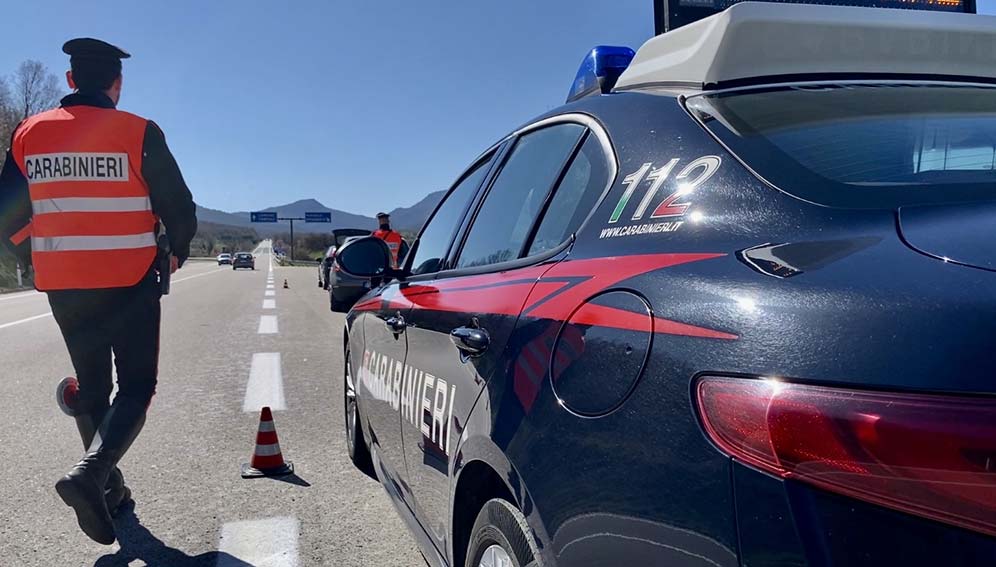 Carabinieri posto di blocco