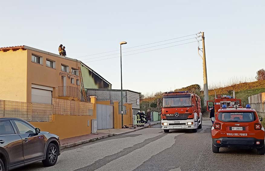 incendio autocarrozzeria Ozieri