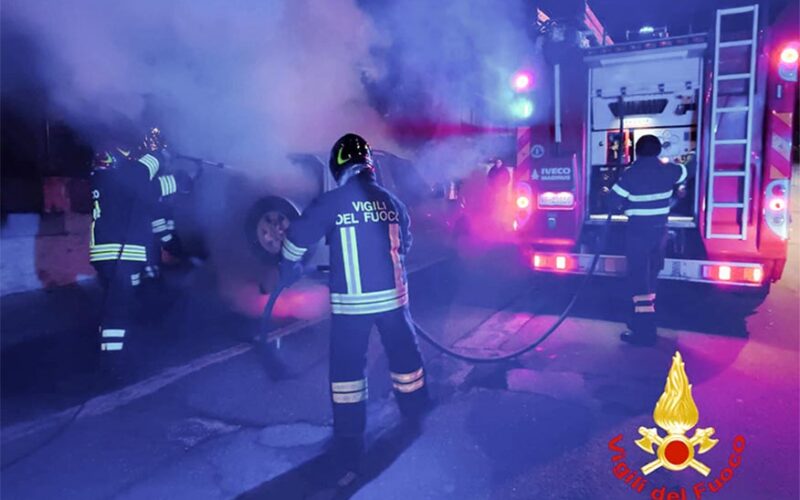 Incendio auto Siniscola