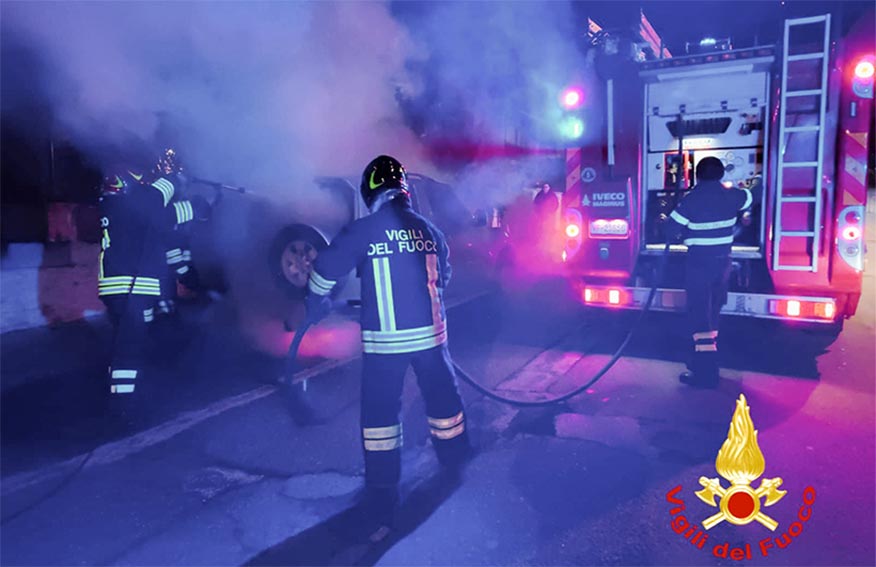 Incendio auto Siniscola