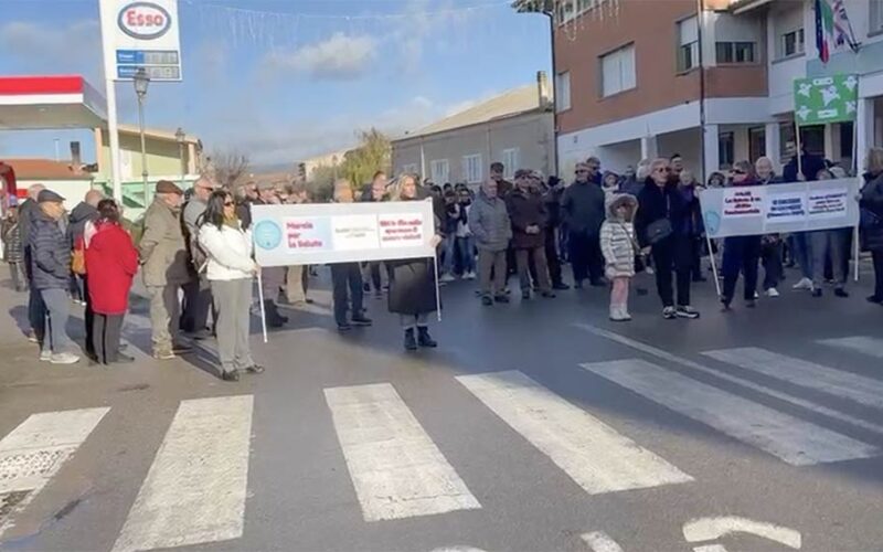 Protesta Oschiri mancanza medico di base